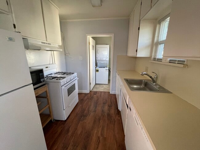 Washer and dryer - 310 Cherry Ave