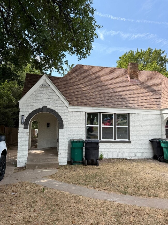 Photo - 2928 NW 12th St (Oklahoma City, OK) Apartment