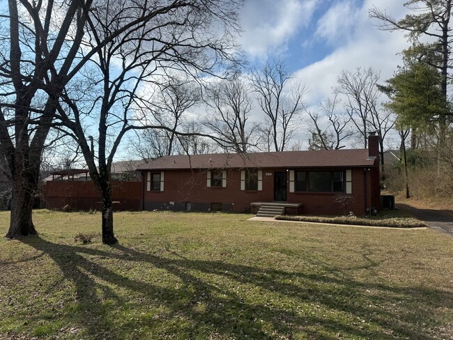 Photo - Prime Nashville Location with Comfort & Convenience House