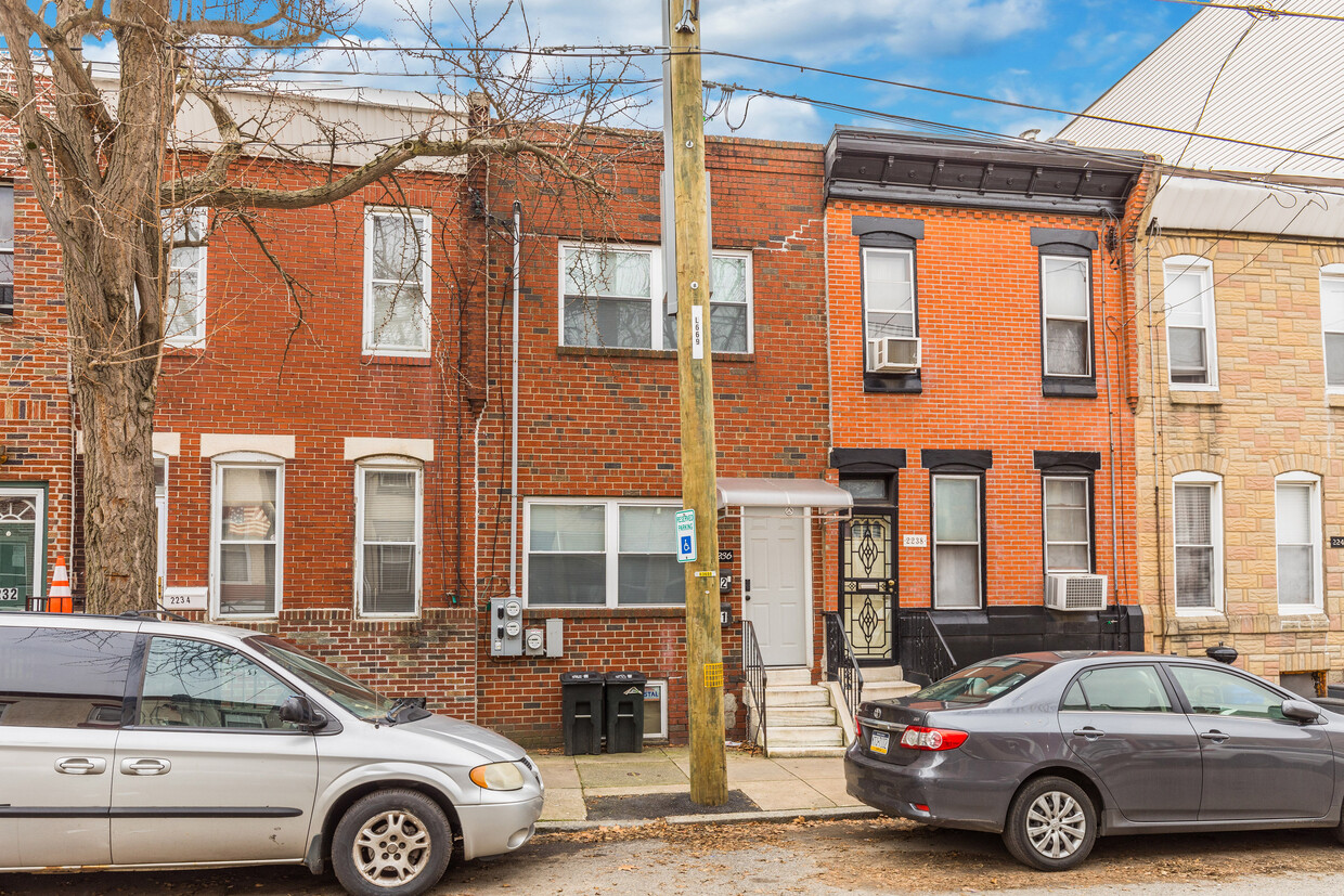 Primary Photo - 2236 Reed St