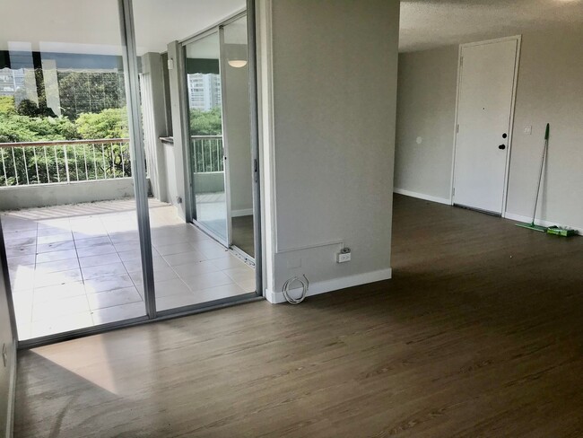 Foto del edificio - Palo Alto 2 Bdrm., 2 bathroom, 2 Parking s...