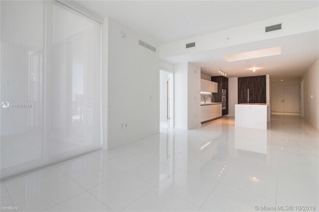 Building Photo - 3 br, 4 bath  - 851 NE 1st Ave Unit 3601