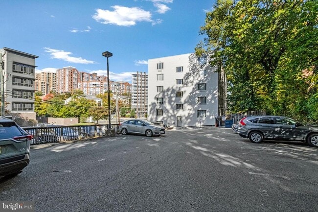 Building Photo - 1730 Arlington Blvd