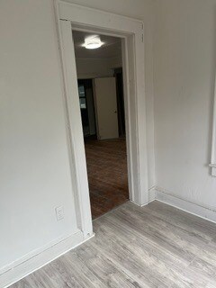 Building Photo - 15 Tuthill Ave