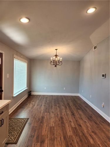 Foto del edificio - 413 River Oaks Dr