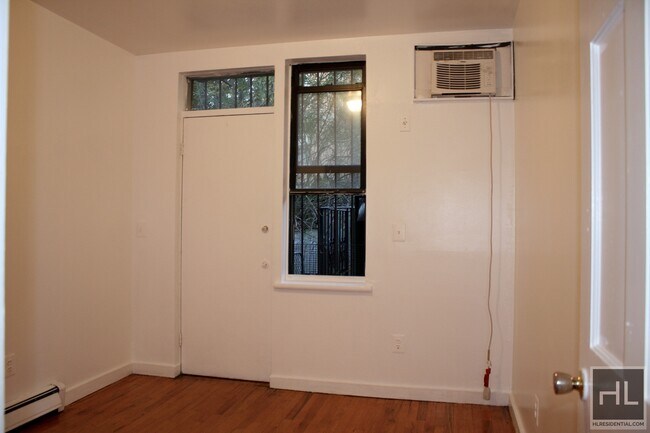 Building Photo - 2 BR w/ Backyard in Gowanus