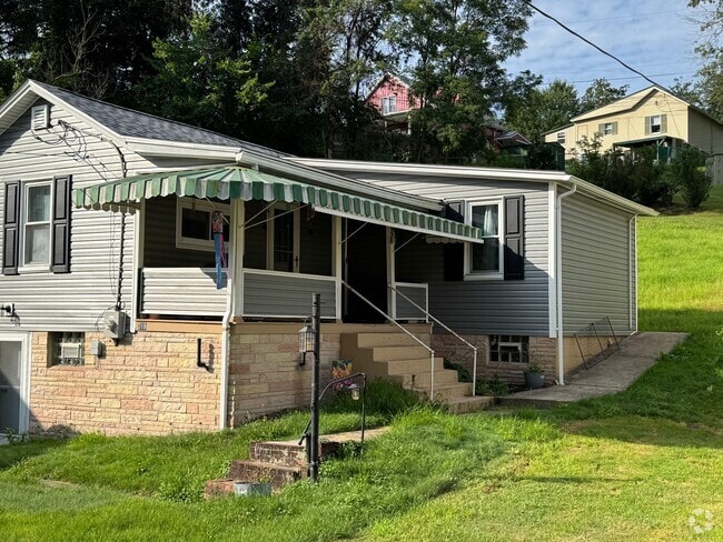 Building Photo - 318 Pike Run Dr