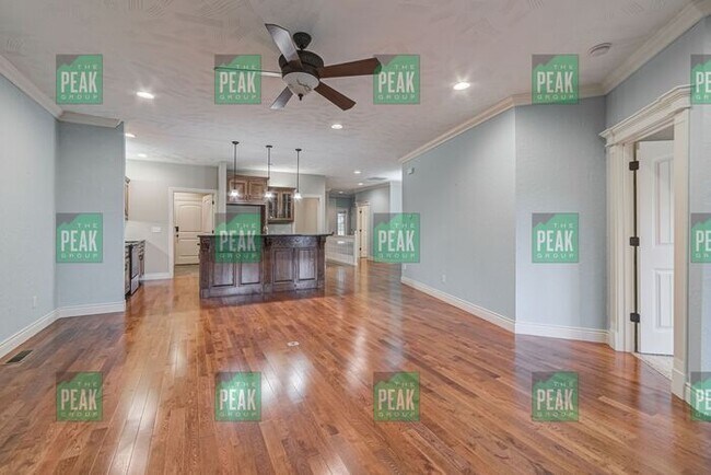 Building Photo - Executive Condo For Rent In South Springfield