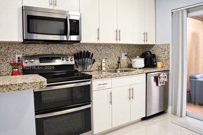 Foto del edificio - 4814 SW 145th Ave