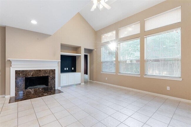 Building Photo - 4302 Country Oaks Ct