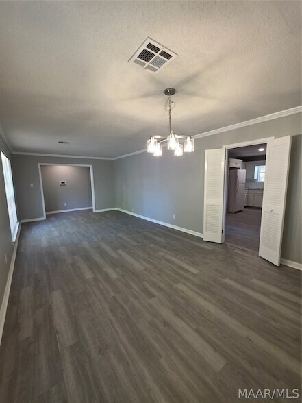 Foto del edificio - 744 Ledyard Pl