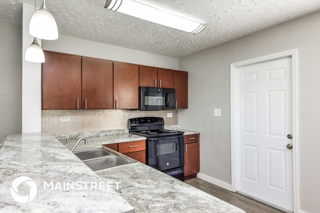 Building Photo - 5204 S 80th St