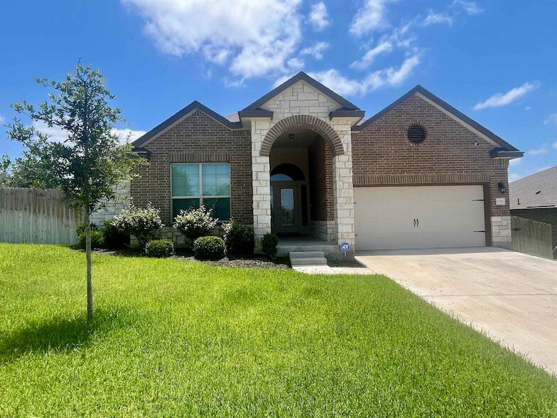 Foto principal - 1333 Spicewood Dr