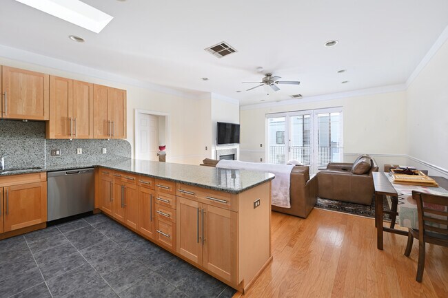 Foto del edificio - 1300 Grand St