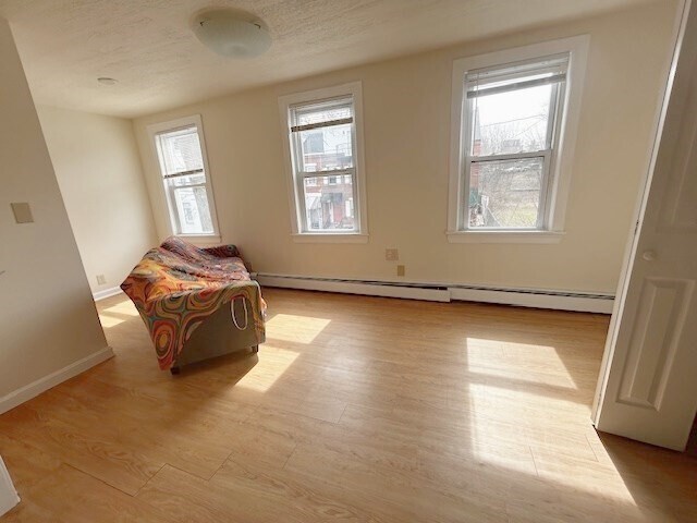 Foto del edificio - 192 Everett St