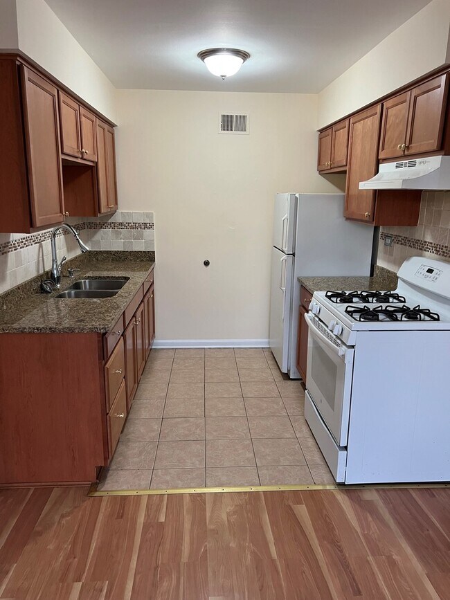 Building Photo - 1222 Union Ct