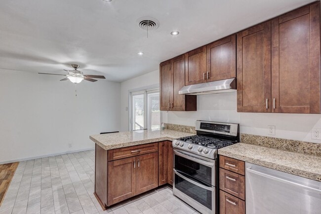 Foto del edificio - 8730 Gladwood Ln