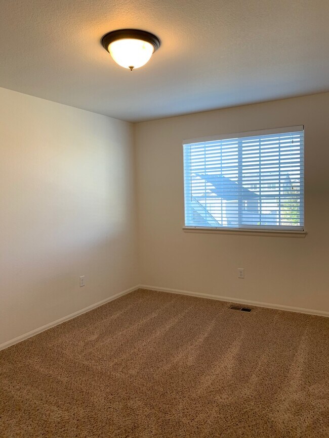 Foto del edificio - Spacious 3 Bedroom Home in Heron Pointe Subdivision in South Loveland/Berthoud!