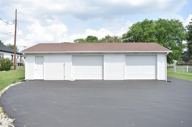 Building Photo - 1206 Nahm Dr