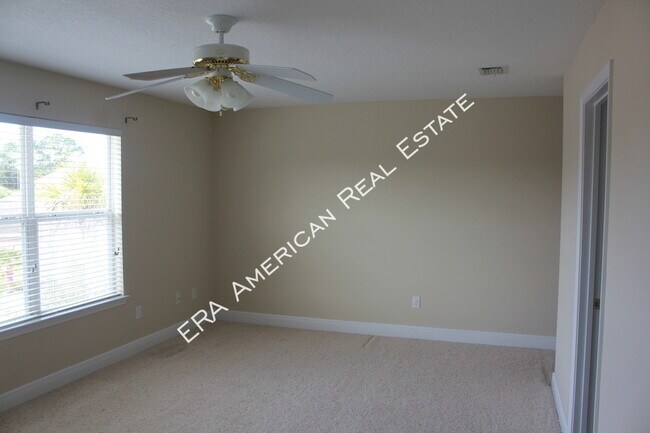 Building Photo - 4 Bedroom North Ridge Creek Home!