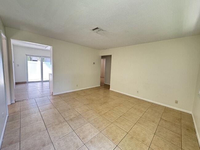 Foto del edificio - 606 SW 5th Ave