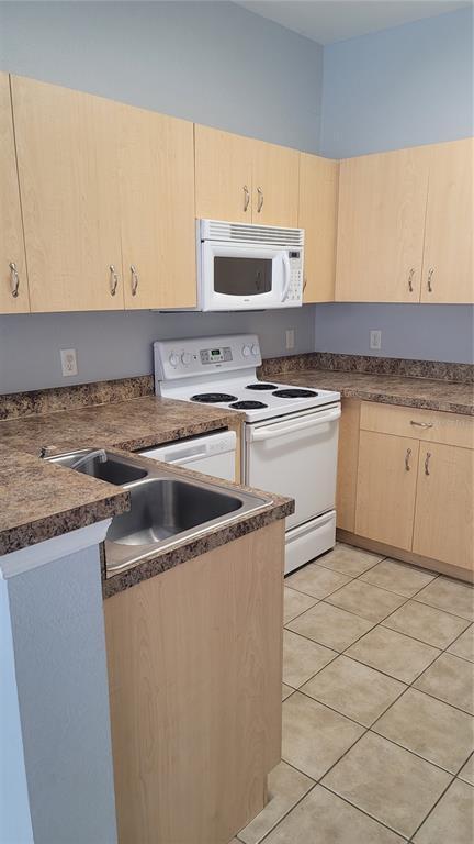 Foto del edificio - 325 Port Pleasant Dr