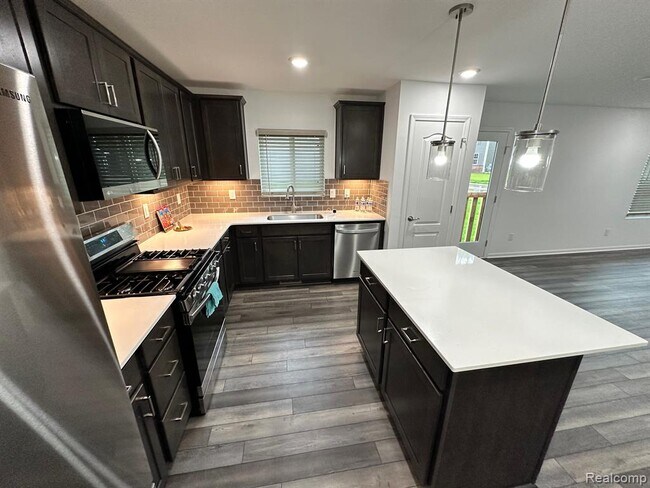 Foto del edificio - 9153 Dogwood Ln