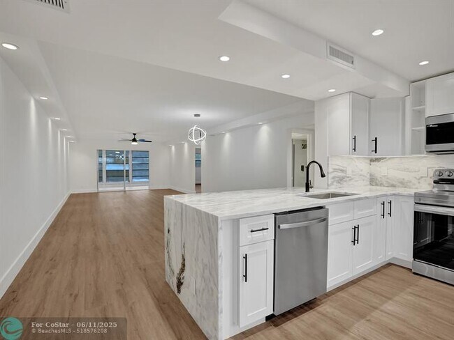 Building Photo - 3305 Aruba Way