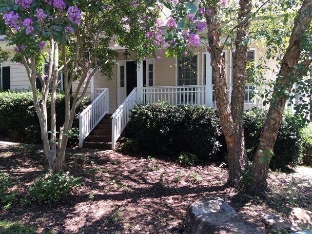 Foto del edificio - 527 Loblolly Drive