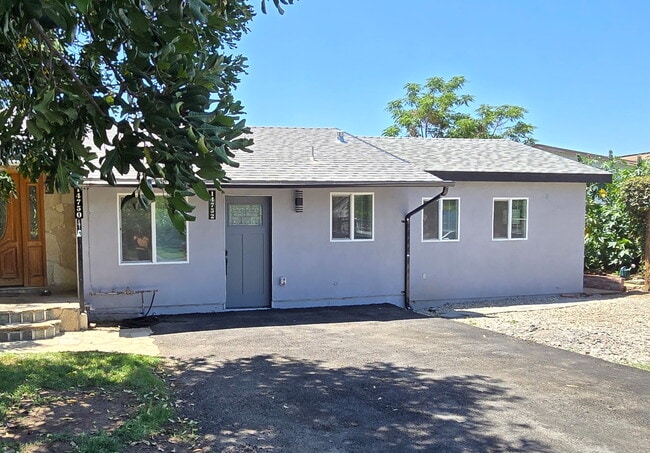 Building Photo - 14752 Vincennes St