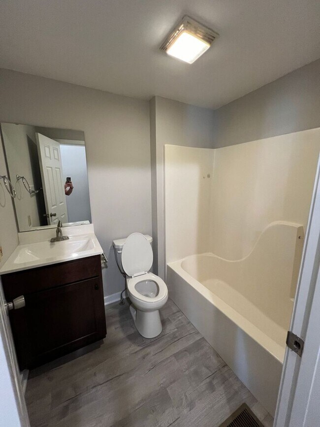 Foto del edificio - Newly Remodeled 2 Bed 1 Bath Home in Downt...