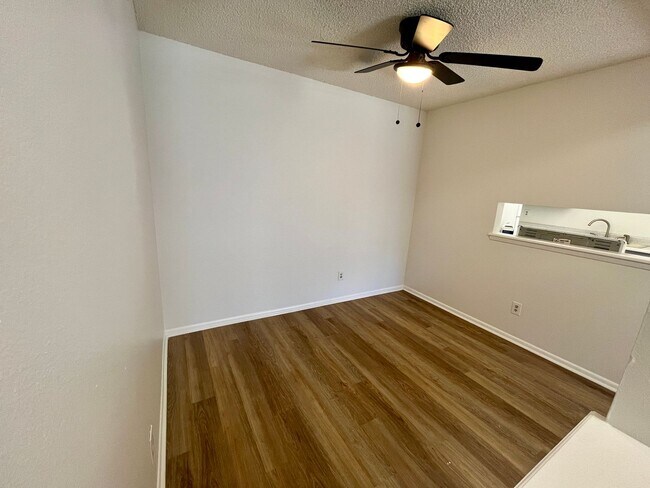 Foto del edificio - **$500 Move in Special** Updated Spacious 1 bed/1 bath in Aurora