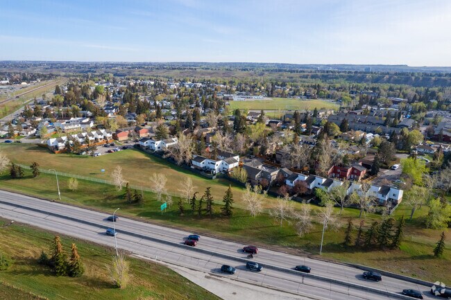 Photo aérienne - Bow River Townhomes