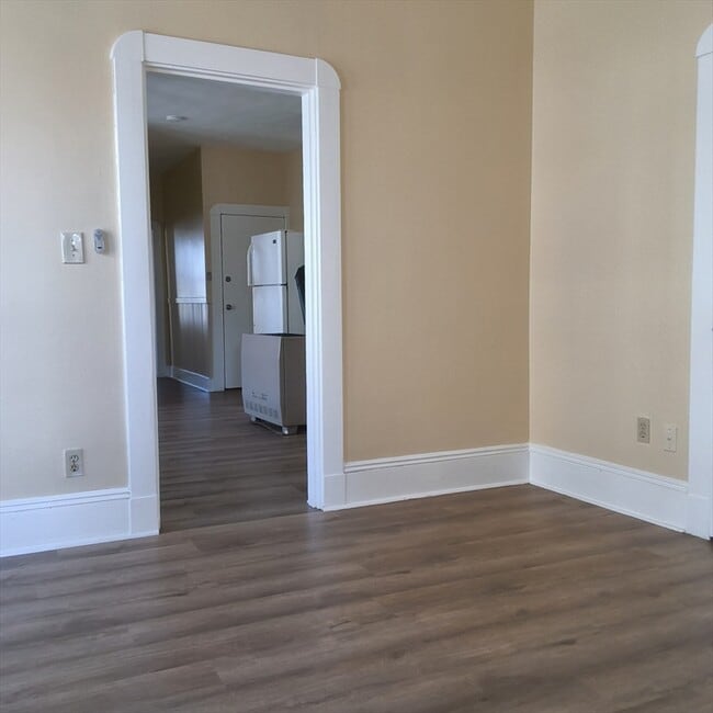 Building Photo - 98 County St