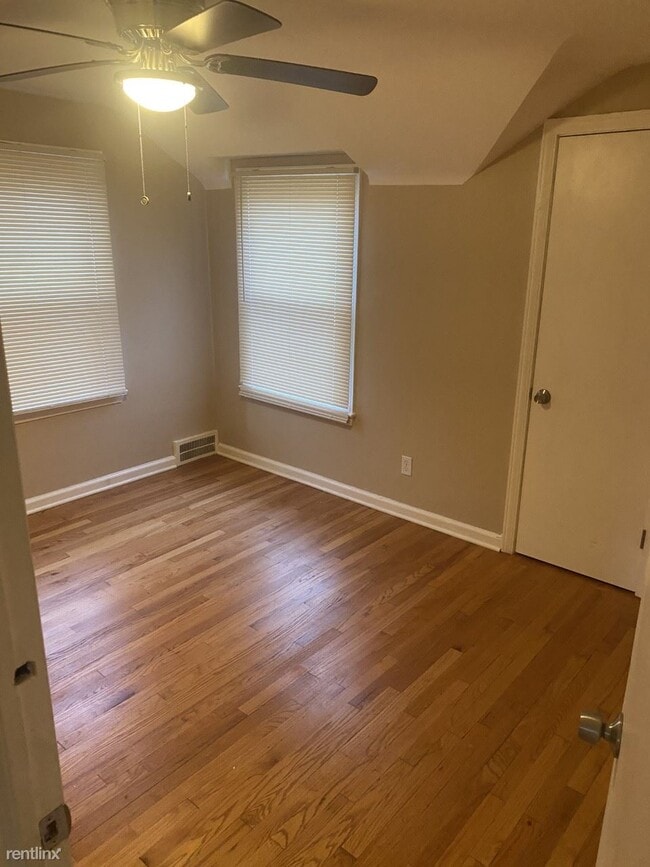 Building Photo - 3 br, 1.5 bath House - 18661 Sorrento St