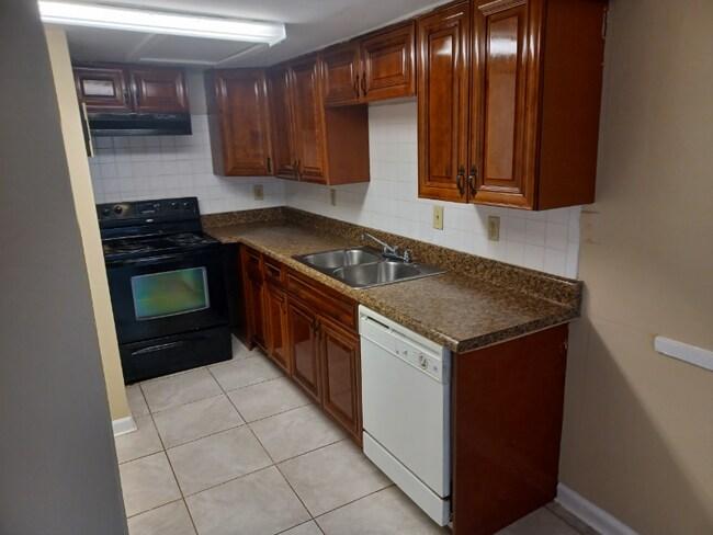Building Photo - 6468 Parton Ct
