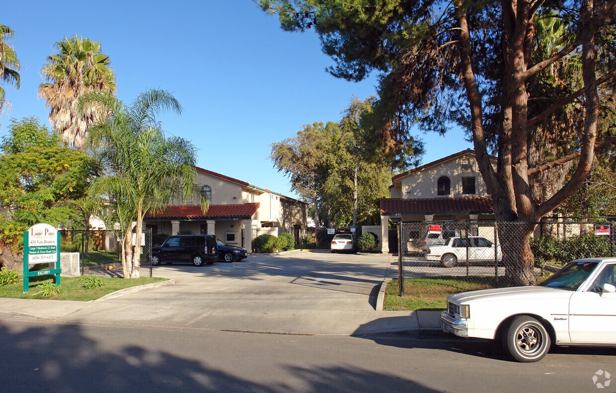 Primary Photo - Lone Pine Townhome Apartments