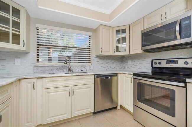 Foto del edificio - 439 S Netherwood Cres