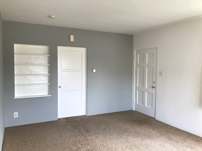 Building Photo - 4435 Verdugo Rd