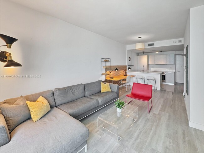 Foto del edificio - 501 NE 31st St
