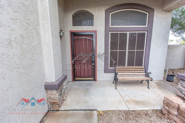 Building Photo - 2805 S Abbey Cir
