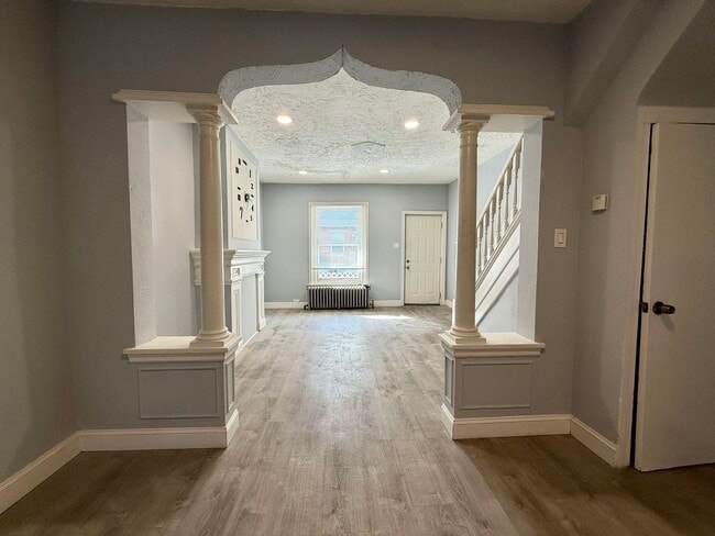 Building Photo - Amazing West Oak Lane 3bd/1ba Available NOW!