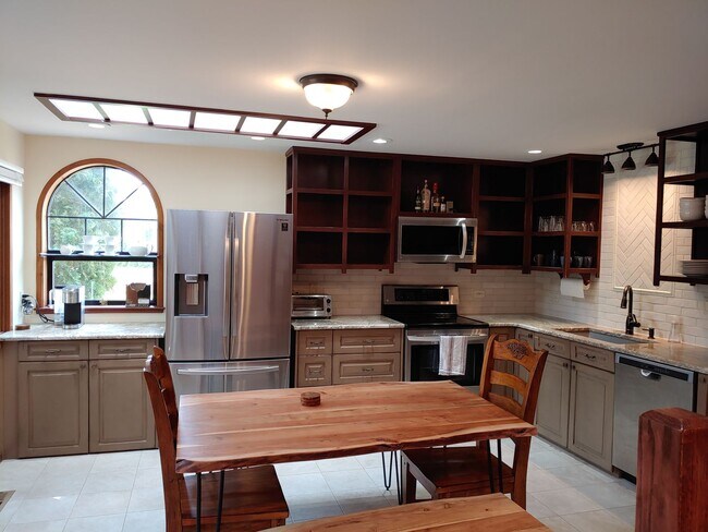 Foto del edificio - Fully Furnished Executive Sander's Beach Rental