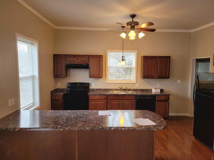 Foto del edificio - NOW AVAILABLE! - 414 Monroe St, Belleville...