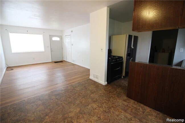 Foto del edificio - 15138 Kerstyn St