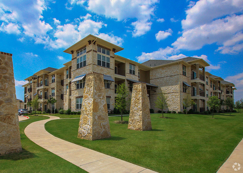 Legends at Chase Oaks Rentals - Plano, TX | Apartments.com