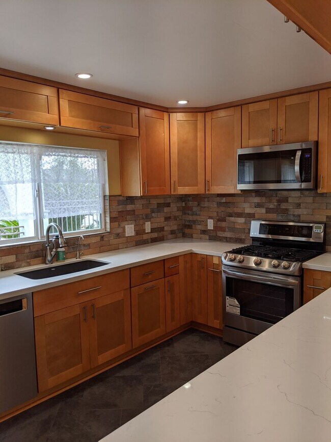Foto del edificio - 3 Bedroom 2 Bathroom Home In San Diego