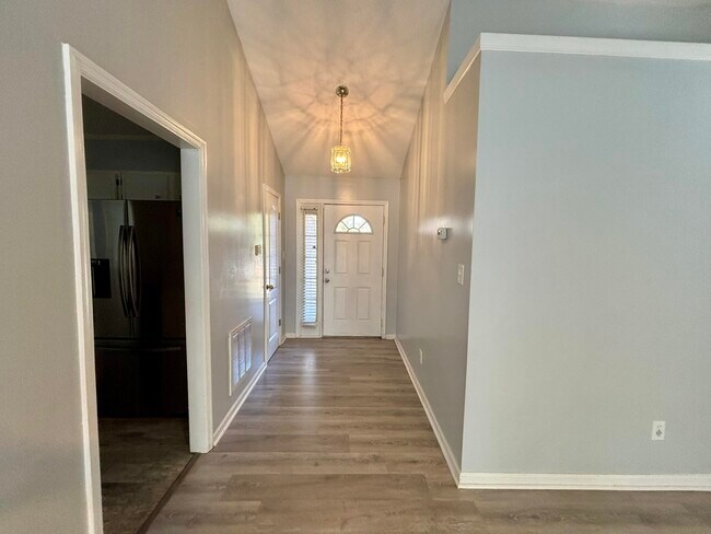 Foto del edificio - 666 Wellington Dr