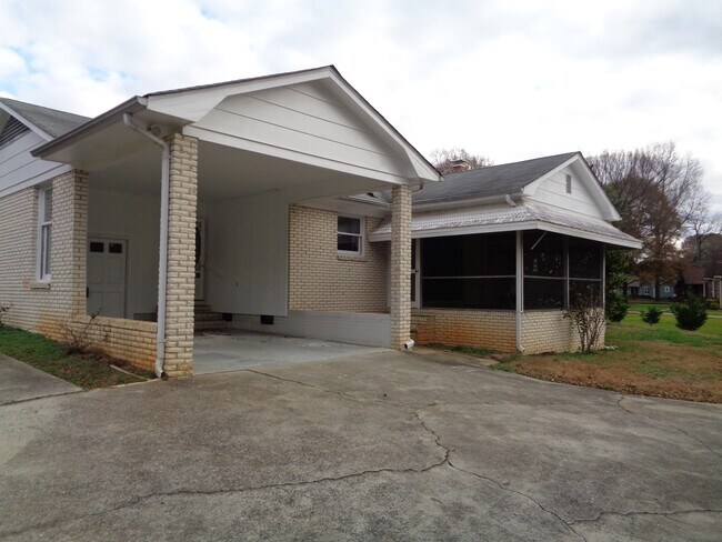Building Photo - 629 Belmorrow Dr