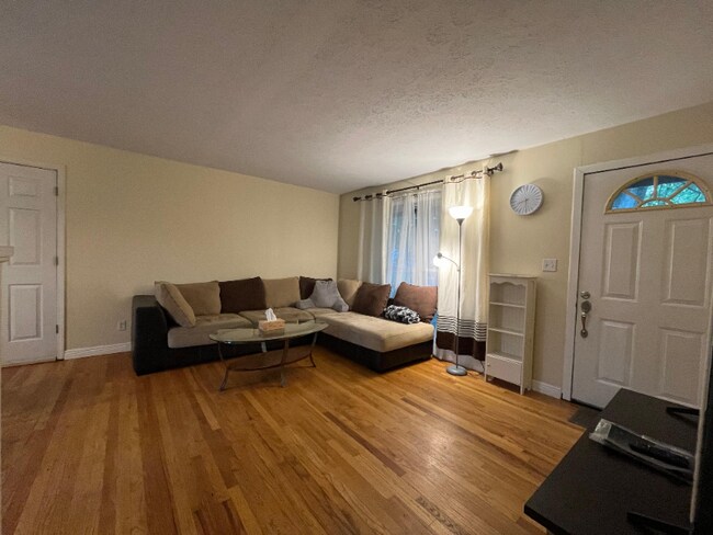 Foto del edificio - 2216 Delaware Dr